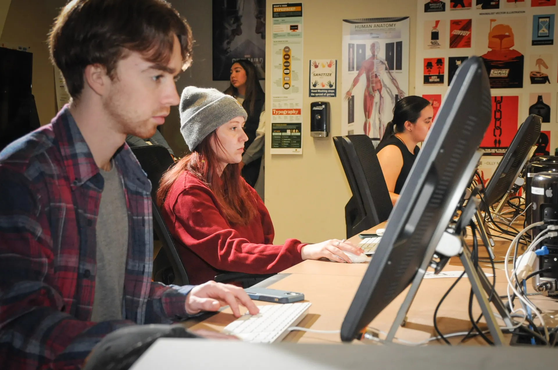Butte College Students use computers at the Career Center