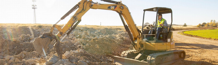 Butte College Students of Industrial Technology COI operates heavy equipment