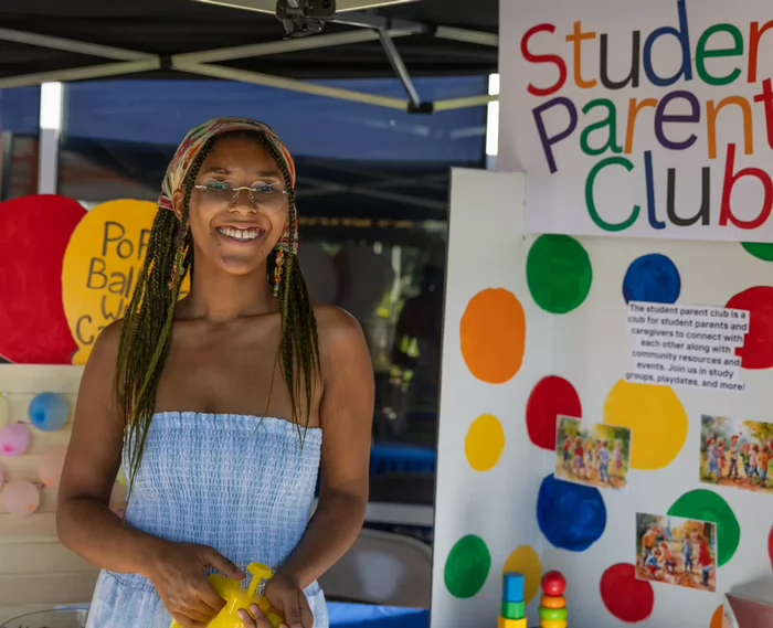 a-student-with-the-student-parents-club